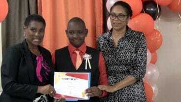 Student Receives Tourism Education Participation Certificate