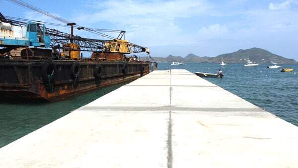 Oualie Bay Water Taxi Pier