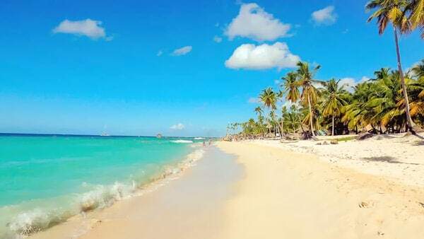 Pinney's Beach - Nevis Island