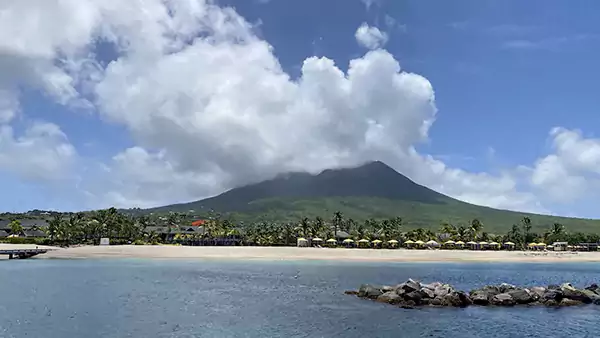 Pinneys Beach - Nevis Island - Four Seasons Resort
