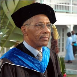 Dr. Frank Mills - Keynote Speaker At 2007 Commencement